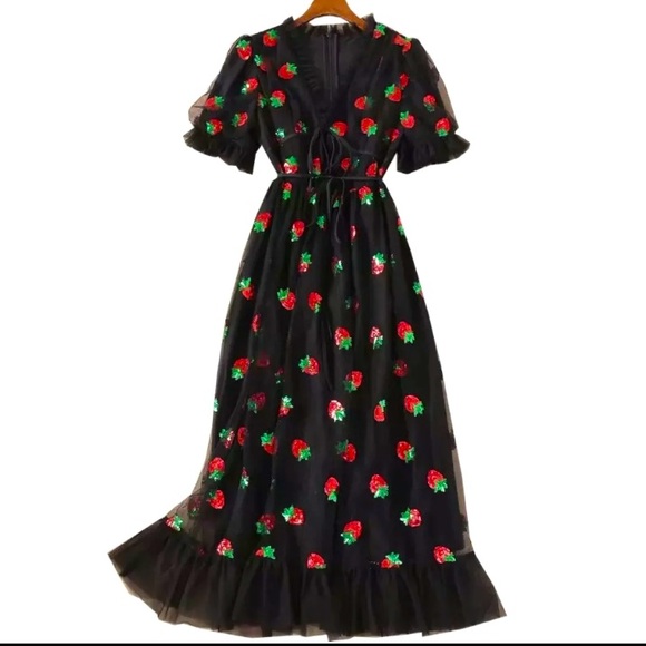 Deluxe doll goth strawberry dress Clearance